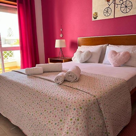 Pretty Sunny Guest Apartment ลากอส ภายนอก รูปภาพ