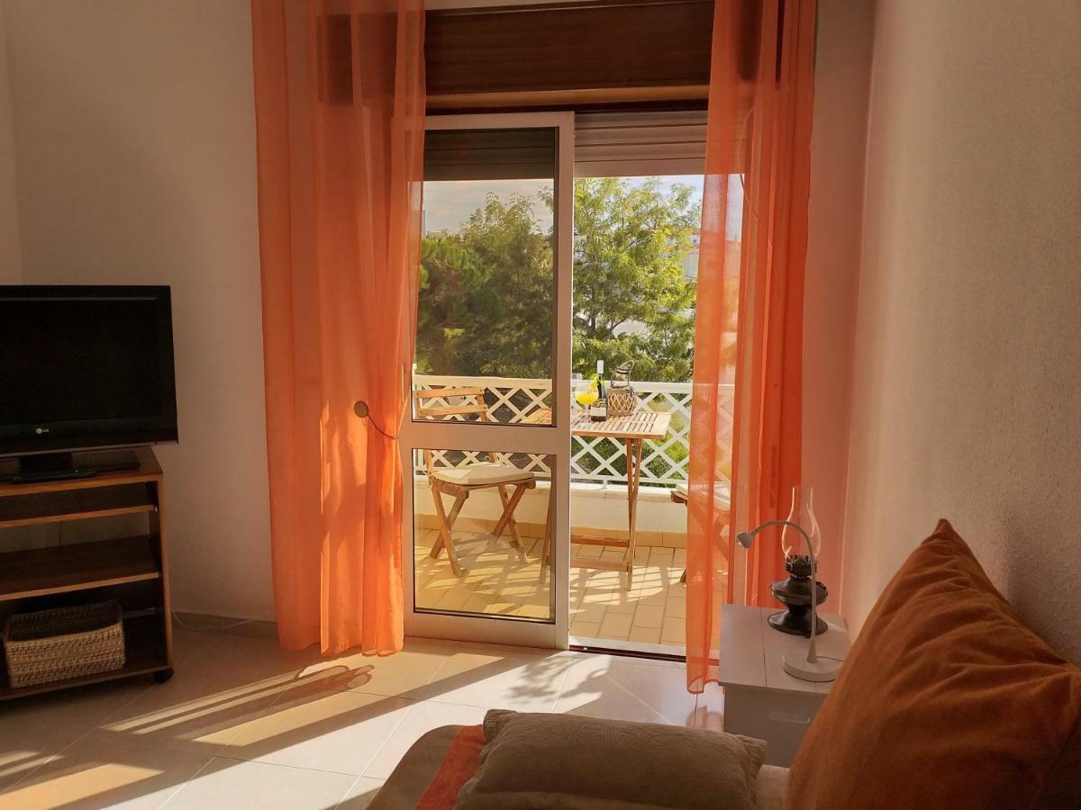 Pretty Sunny Guest Apartment ลากอส ภายนอก รูปภาพ